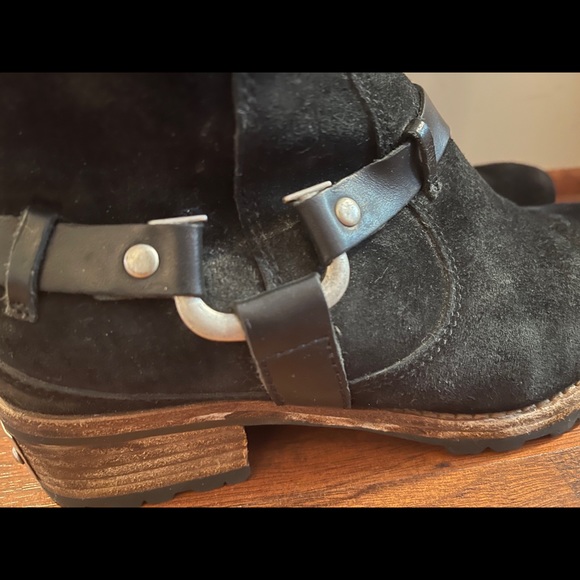 UGG Endell Suede Harness Boot - Picture 3 of 8